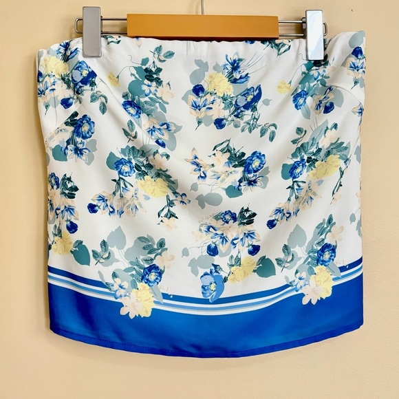 Abercrombie & Fitch| NWT Silky Floral Tube Top Blouse Sz S Brand NEW! - Picture 2 of 7